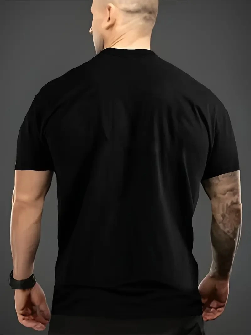 Erkek Vintage Araba Grafik T-Shirt - "Ben Yaşlı Değilim Ben Bir Klasiğim" Esprili Baskı  Nefes Alabilir Kumaş, Günlük Yaz ve Yıl Boyu Giyim için Oversize Kısa Kollu Tişört - Siyah