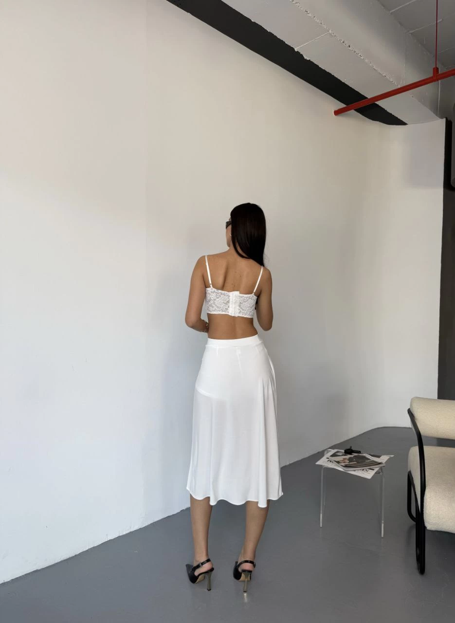 Çepli Şortlu Yırtmaçlı Etek - Beyaz