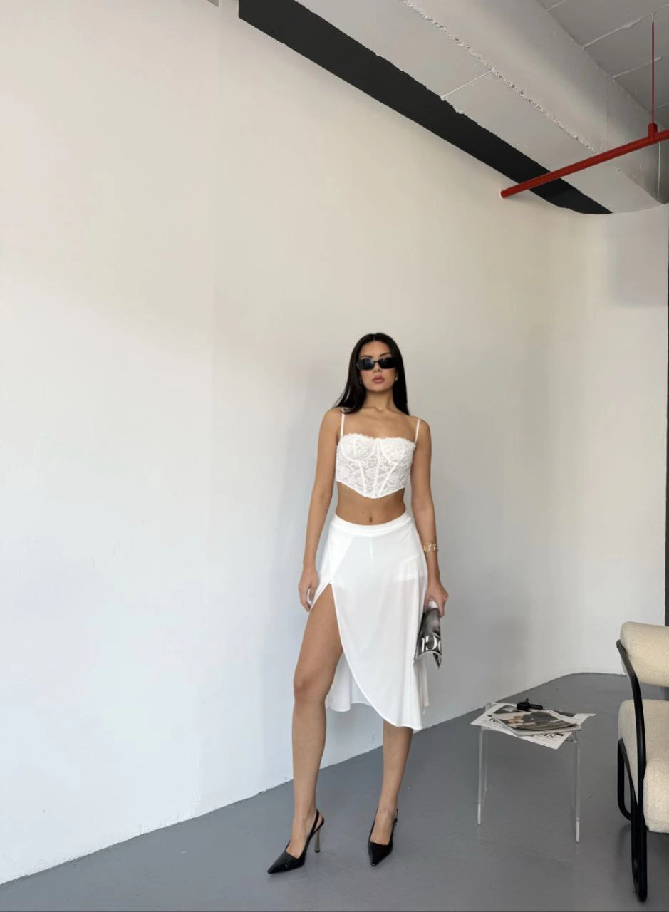 Çepli Şortlu Yırtmaçlı Etek - Beyaz