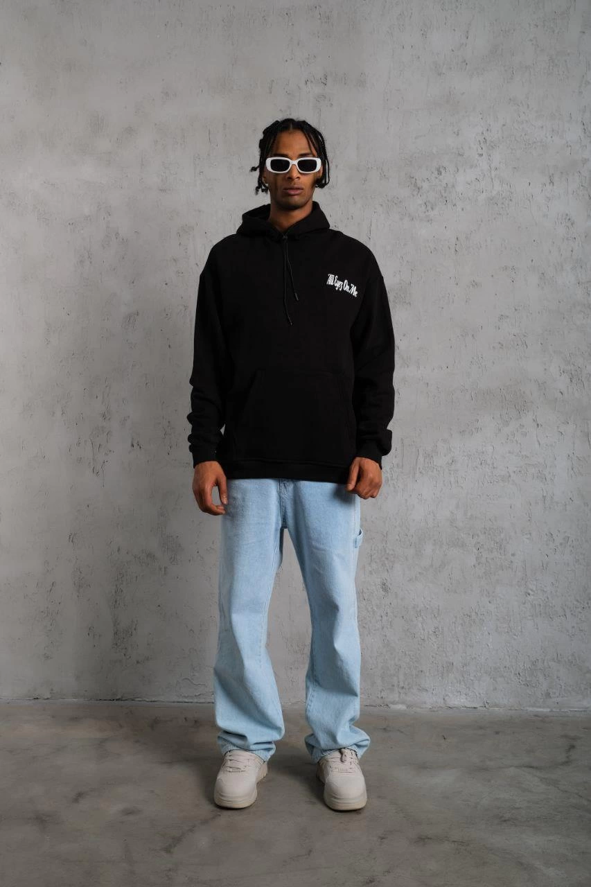Erkek Oversize Üç İplik Kapüşonlu Sweat – Siyah Kol ve Etek Ribana Detaylı, Ön ve Sırt Baskılı, Kanguru Cepli Rahat Kalıp Model