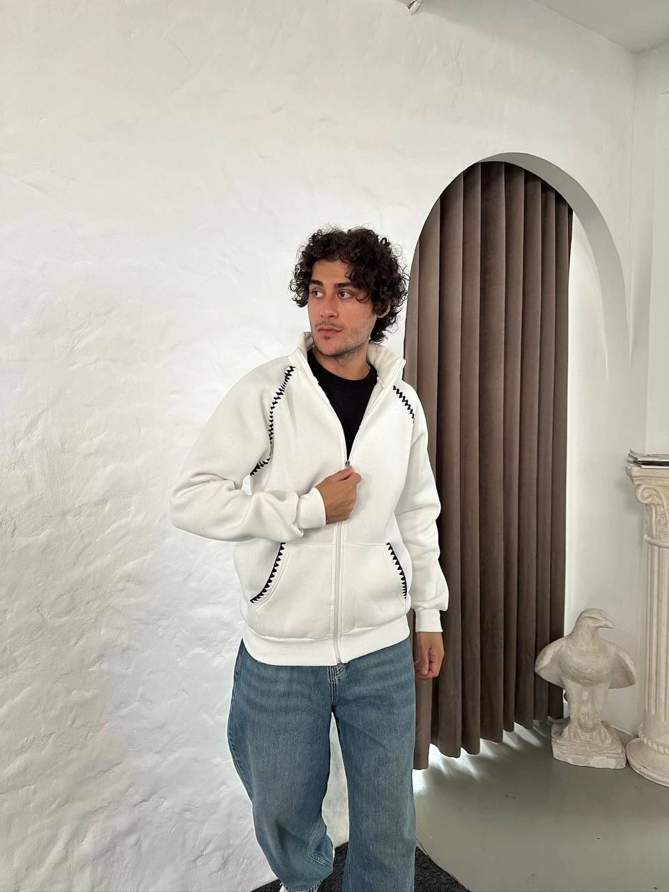 Erkek Oversize Dik Yaka Fermuarlı Sweatshirt - Zincir Nakışli Kanguru Cepli - Beyaz