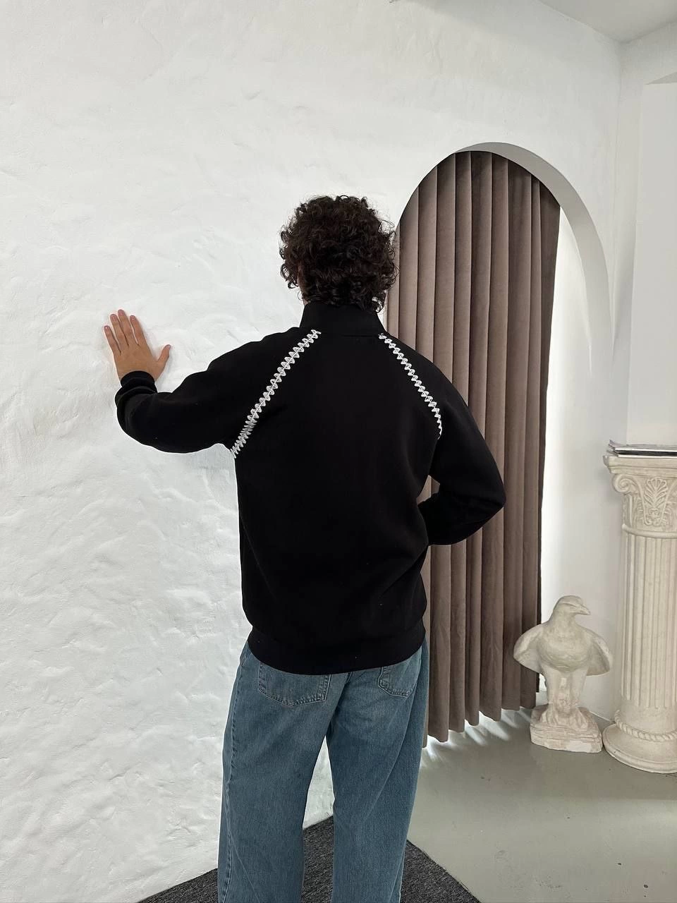 Erkek Oversize Dik Yaka Fermuarlı Sweatshirt - Zincir Nakışli Kanguru Cepli - Siyah