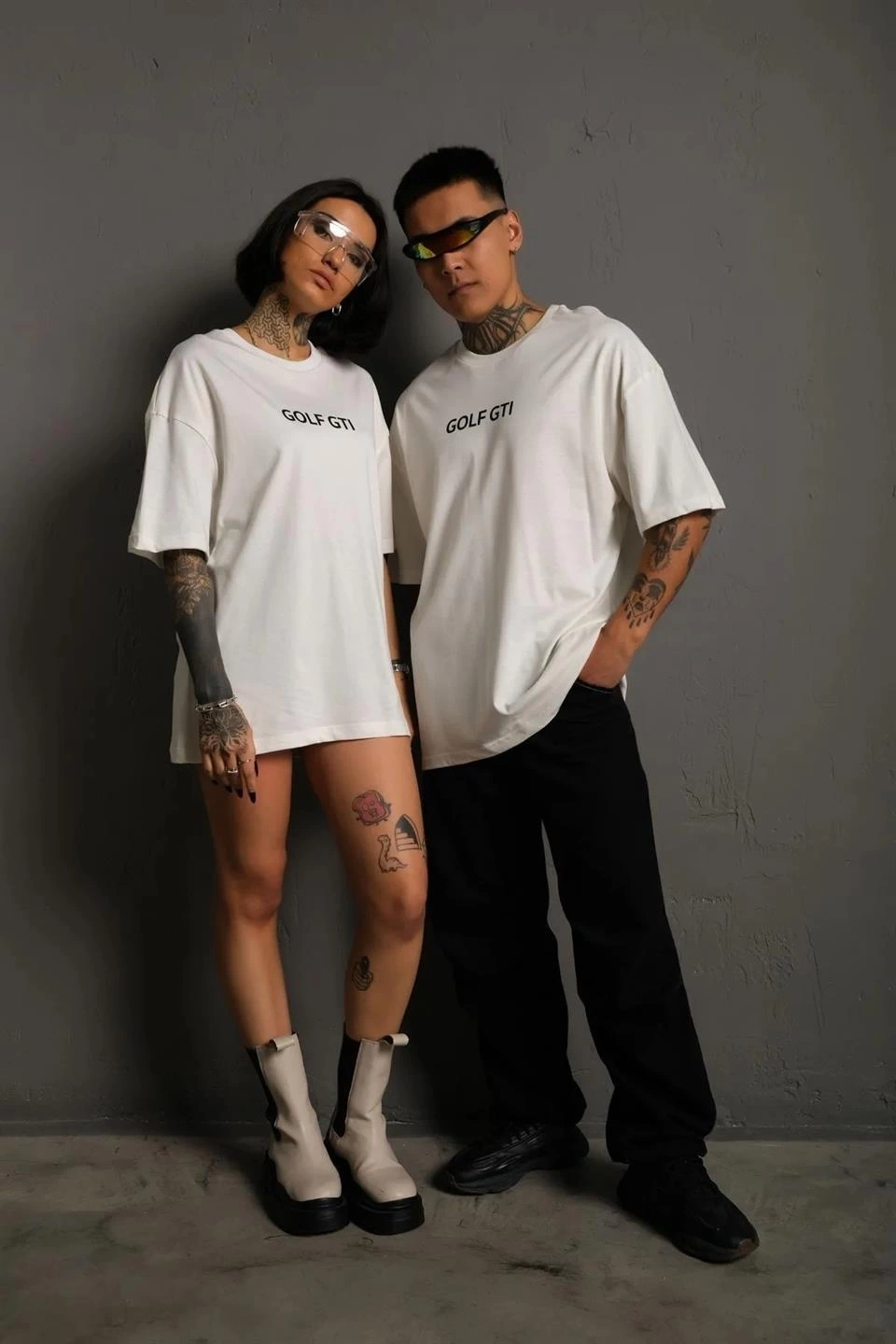 Erkek Oversize Baskılı Tişört – Golf GTI Retro Araba Desenli, Ön & Arka Dijital Baskı, Sokak Modası Stil - Beyaz
