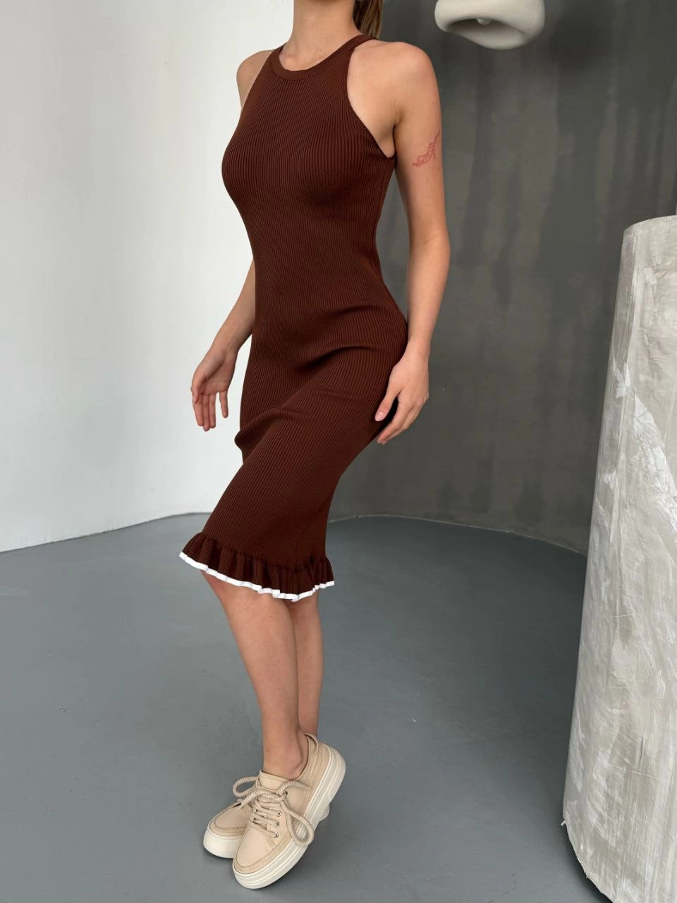 Fırfır Detaylı Triko Elbise- Kahverengi