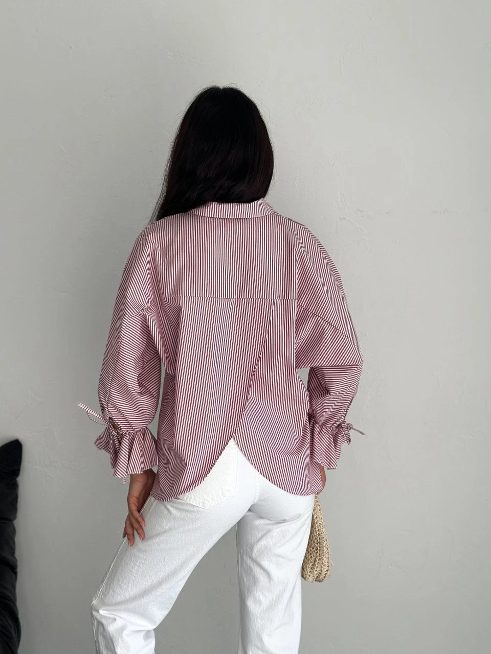 Kadın Arkası Asimetrik Yırtmaç Kesim Detaylı Cizgili Bluz Gömlek - Bordo