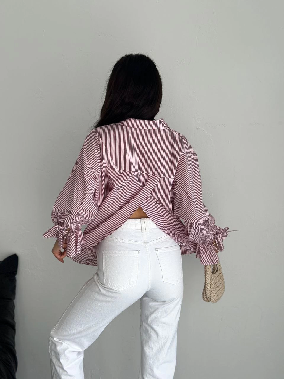 Kadın Arkası Asimetrik Yırtmaç Kesim Detaylı Cizgili Bluz Gömlek - Bordo