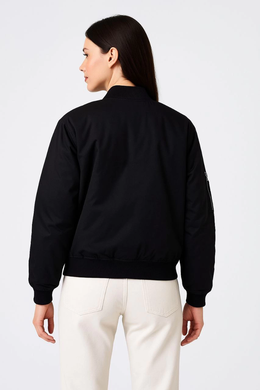 Kadın Bomber Mont Ceket – Fermuarlı, Kapitone İçi Astarlı, Su İtici Kumaş, Regular Fit, Yandan Cepli, Günlük Bahar & Kış Şık Rahat Stil - Siyah