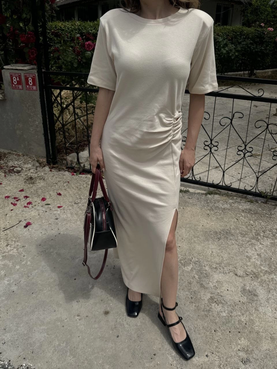 Kadın Kısa Kollu Uzun Yandan Yırtmaçlı Elbise - Bej