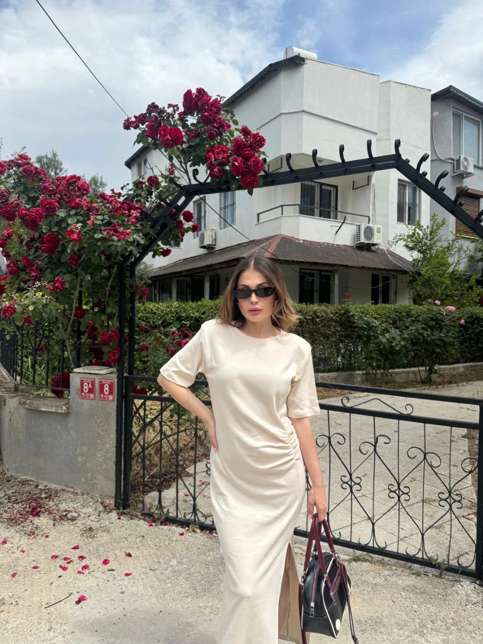 Kadın Kısa Kollu Uzun Yandan Yırtmaçlı Elbise - Bej