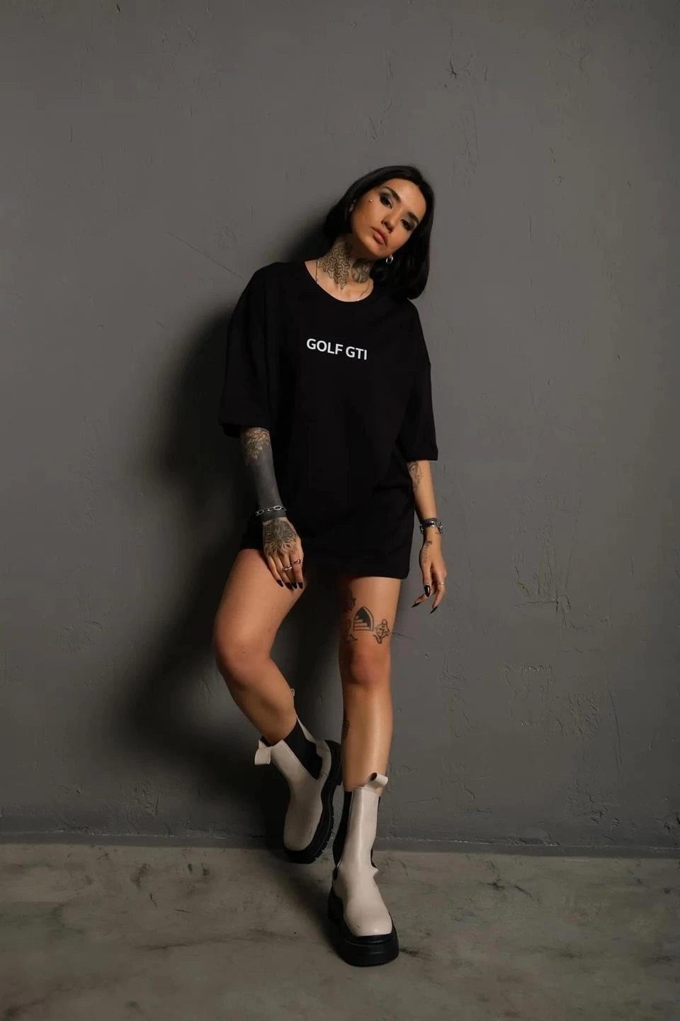 Kadın Oversize Baskılı Tişört – Golf GTI Retro Araba Desenli, Ön & Arka Dijital Baskı, Sokak Modası Stil - Siyah