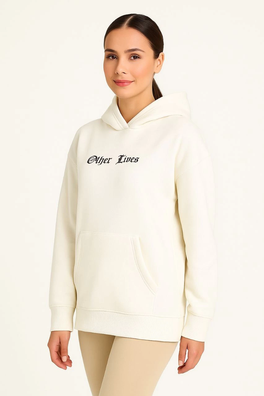Kadın Kapşonlu Sweatshirt – Oversize Üç İplik Şardonlu Hoodie, “Other Lives” Ön & Arka Baskılı, Kanguru Cepli, Kışlık Rahat Günlük Stil - Beyaz
