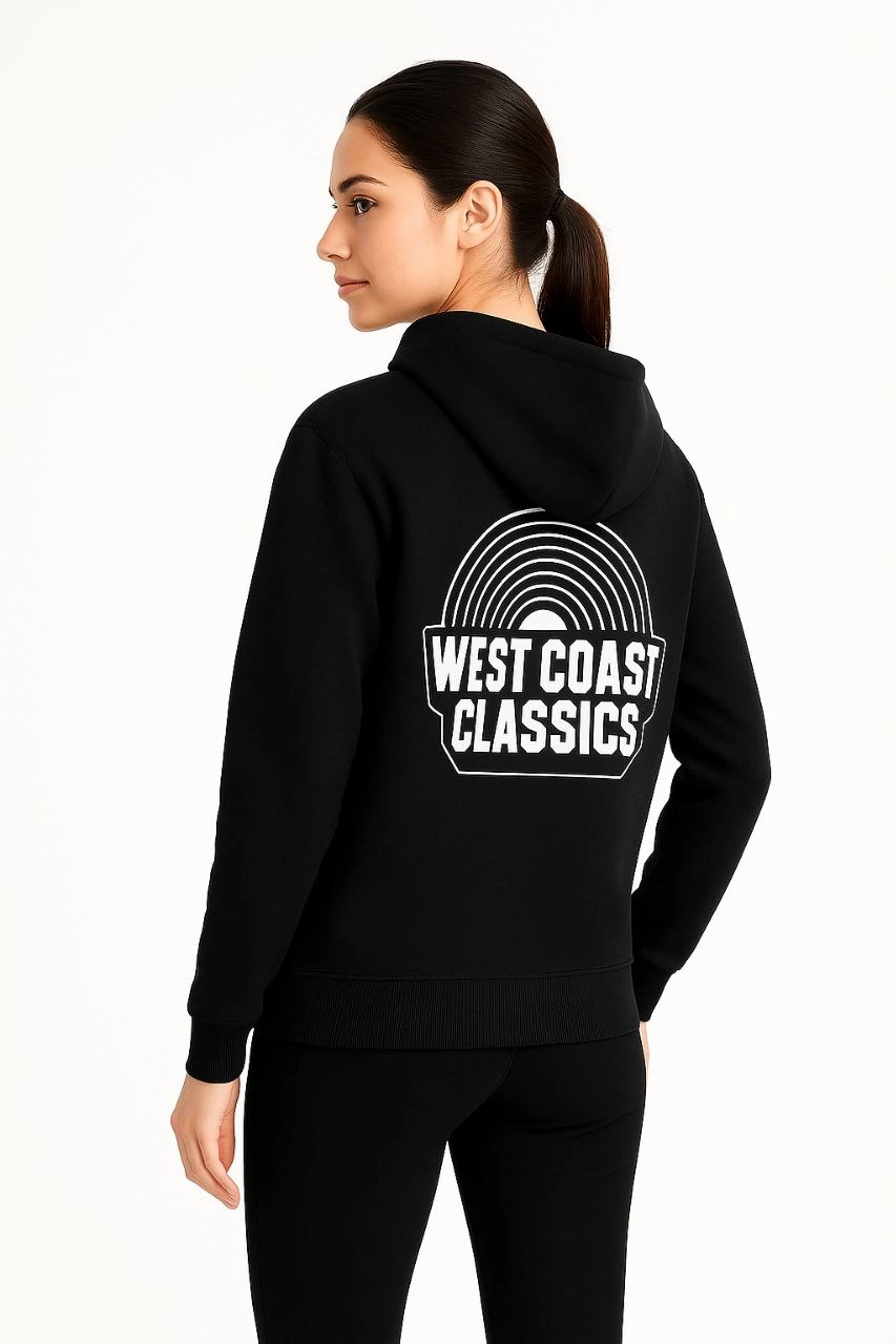Kadın Kapşonlu Sweatshirt – Oversize Üç İplik Şardonlu Hoodie, “West Coast Classics” Ön & Arka Baskılı, Kanguru Cepli Kışlık Günlük Stil - Siyah
