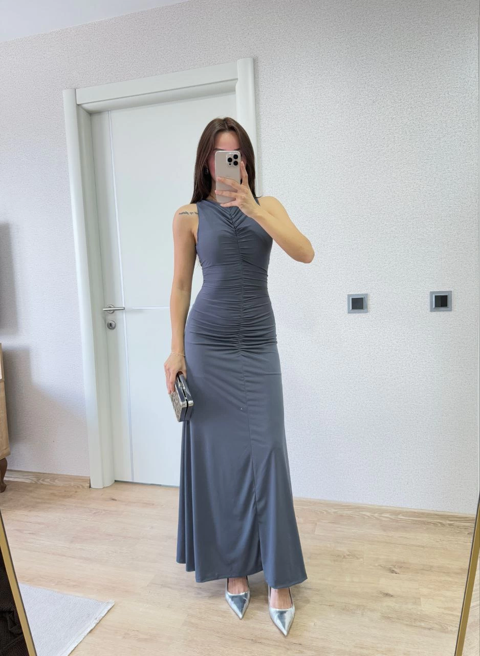 Bürümcük Kumaşlı İçi Astarlı Üzgülü Kolsuz Büzgülü Uzun Elbise - Füme